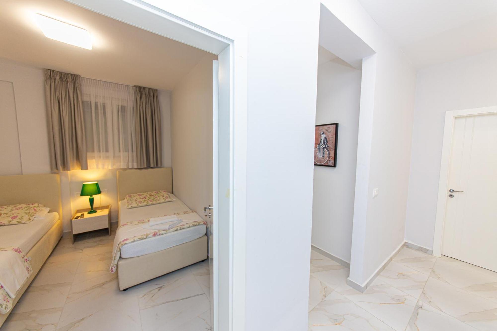 Apartment Luxury 2 *